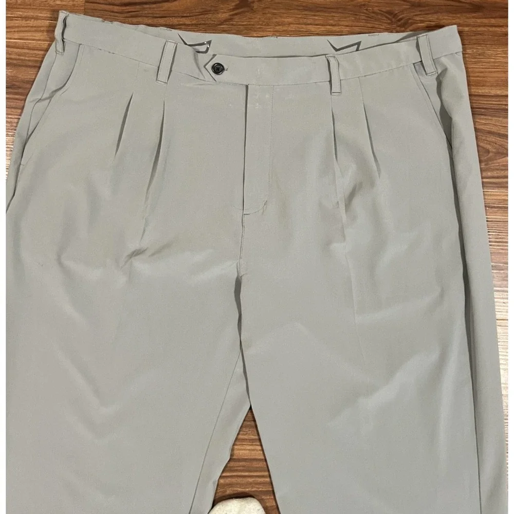 TGW Golf Pants Mens Size 44 Gray Lightweight Player Pleat Expandable Performance